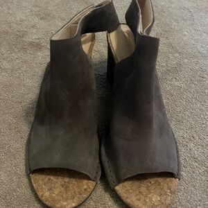 Clarks cushion size 10 brown suede shoes